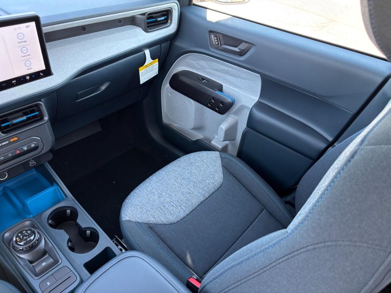 Ford Maverick Vehicle Full-screen Gallery Image 12