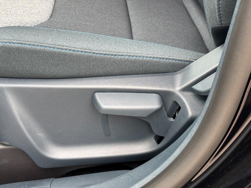 Ford Maverick Vehicle Full-screen Gallery Image 16