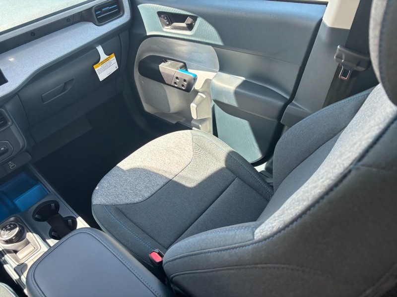 Ford Maverick Vehicle Image 15