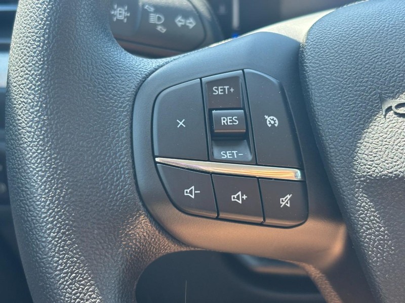 Ford Maverick Vehicle Image 18