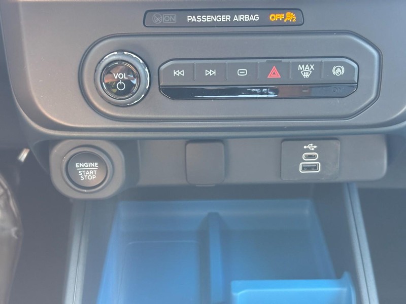 Ford Maverick Vehicle Image 23