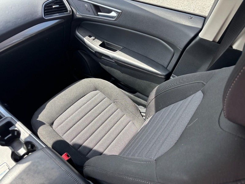 Ford Edge Vehicle Image 15