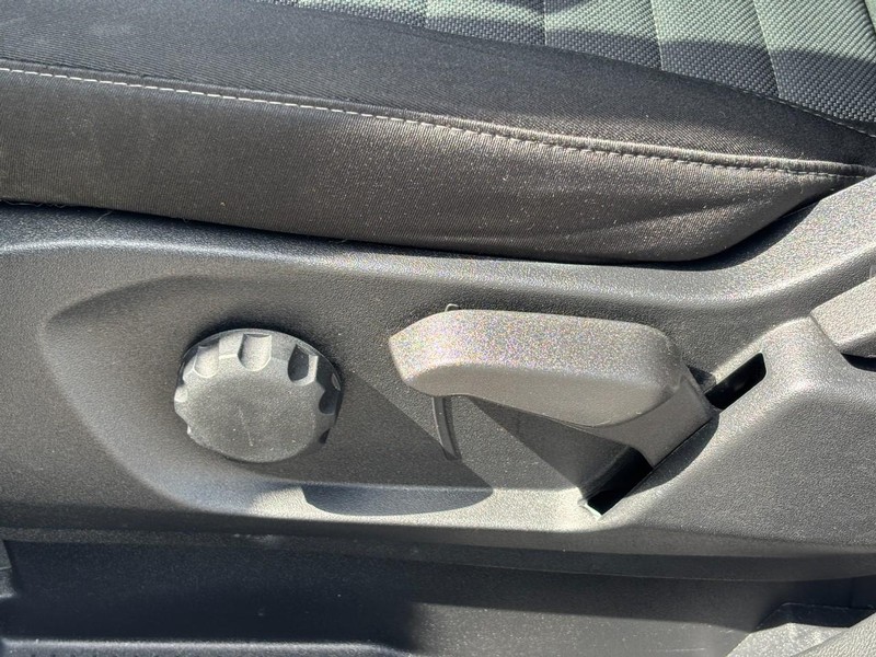 Ford Edge Vehicle Image 16