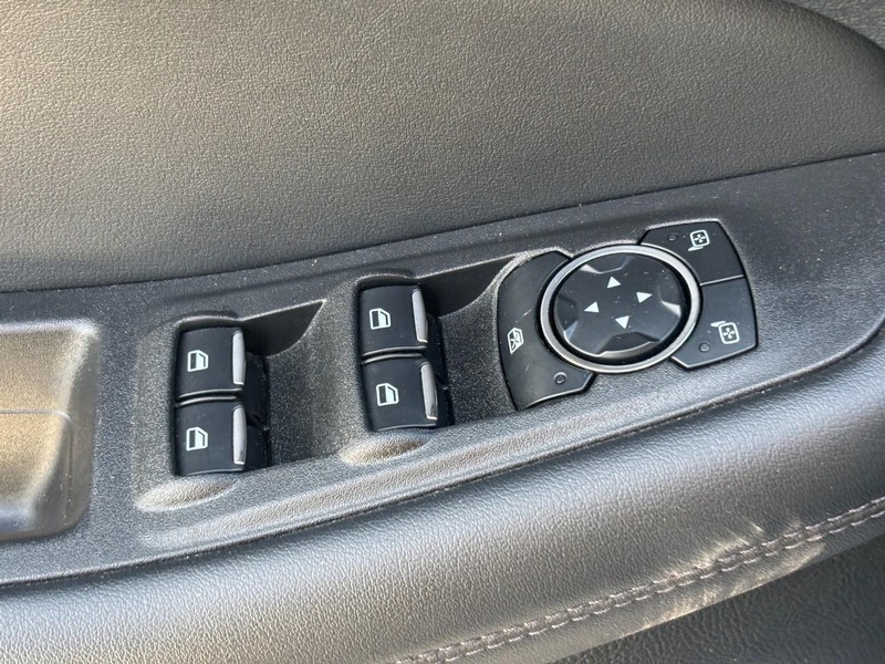 Ford Edge Vehicle Image 17