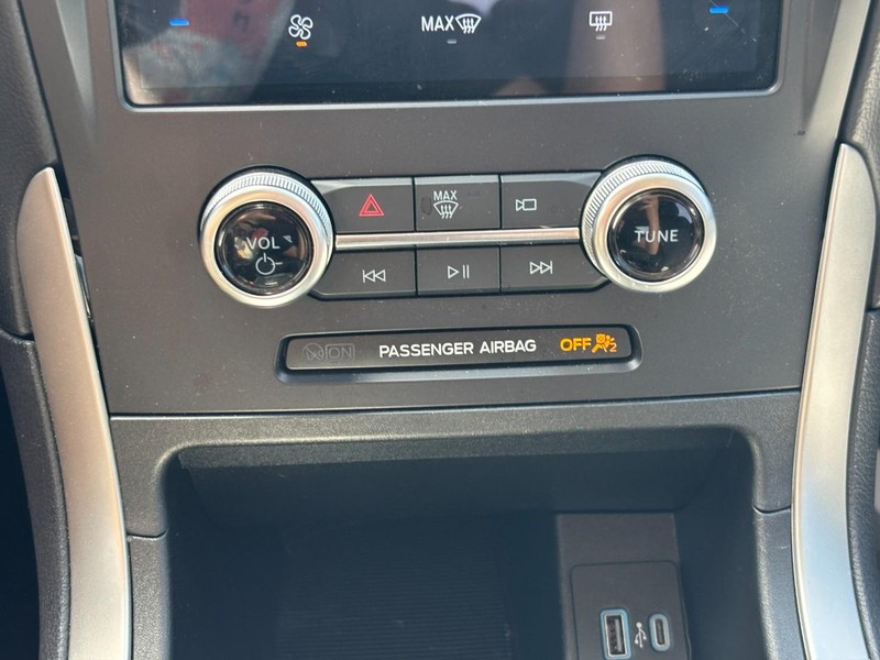 Ford Edge Vehicle Image 23