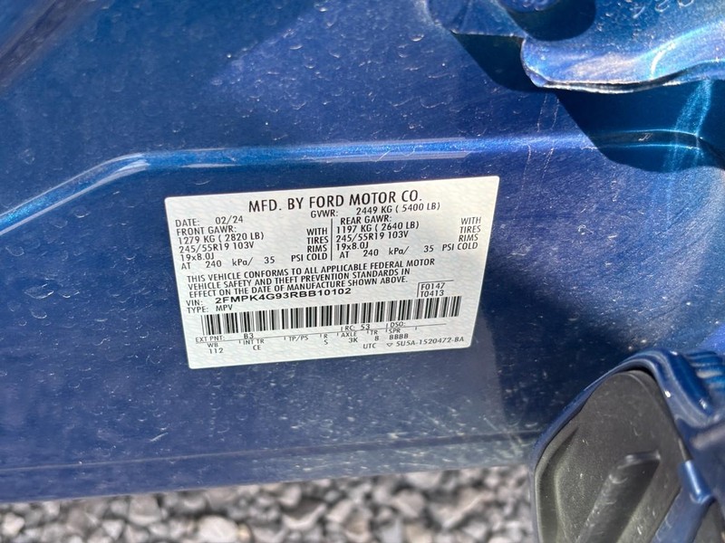 Ford Edge Vehicle Image 24