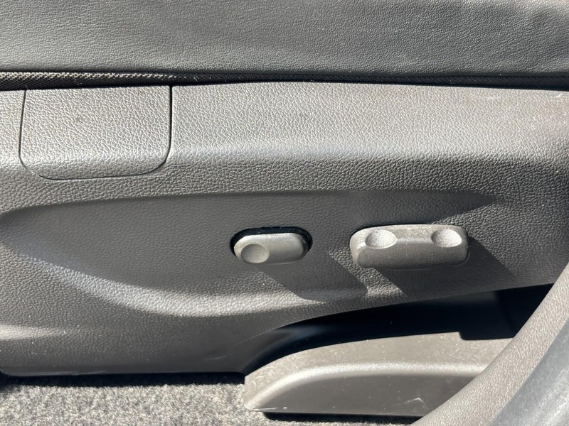 Buick Encore Vehicle Image 16