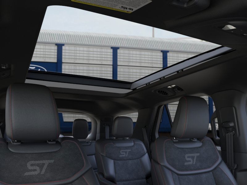 Ford Explorer Vehicle Image 24