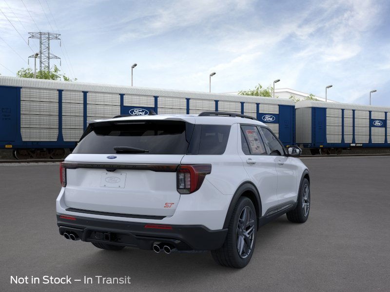 Ford Explorer Vehicle Image 10