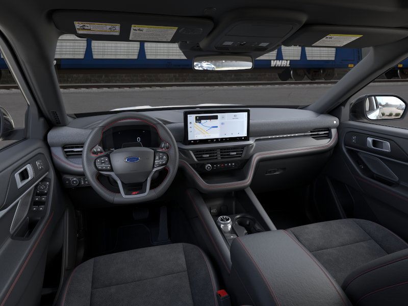 Ford Explorer Vehicle Image 11