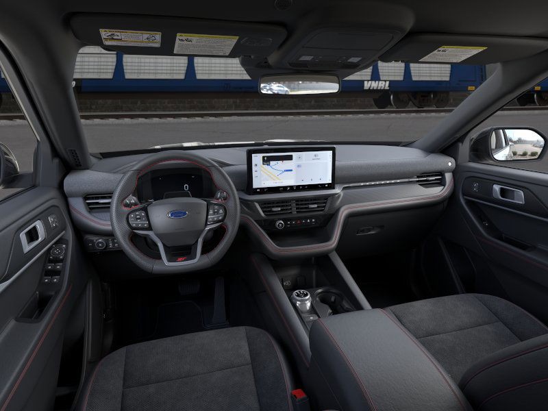 Ford Explorer Vehicle Image 11