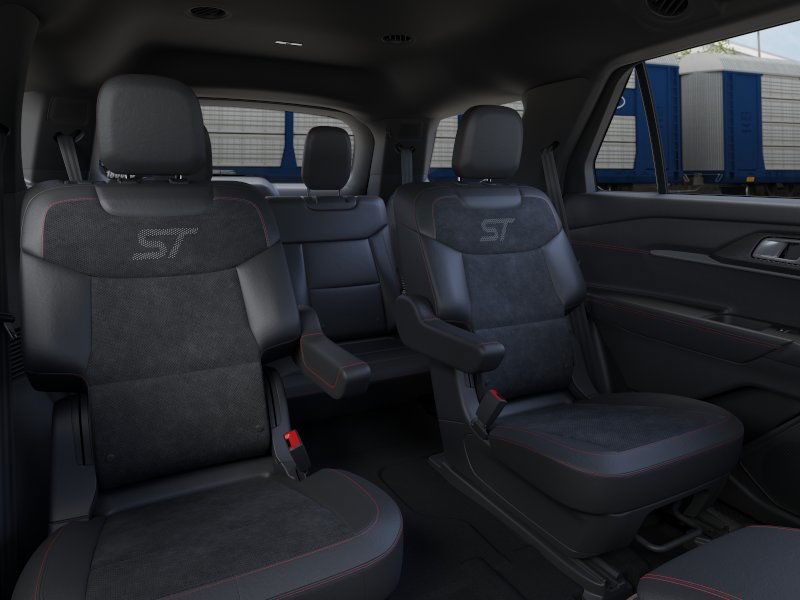 Ford Explorer Vehicle Image 13