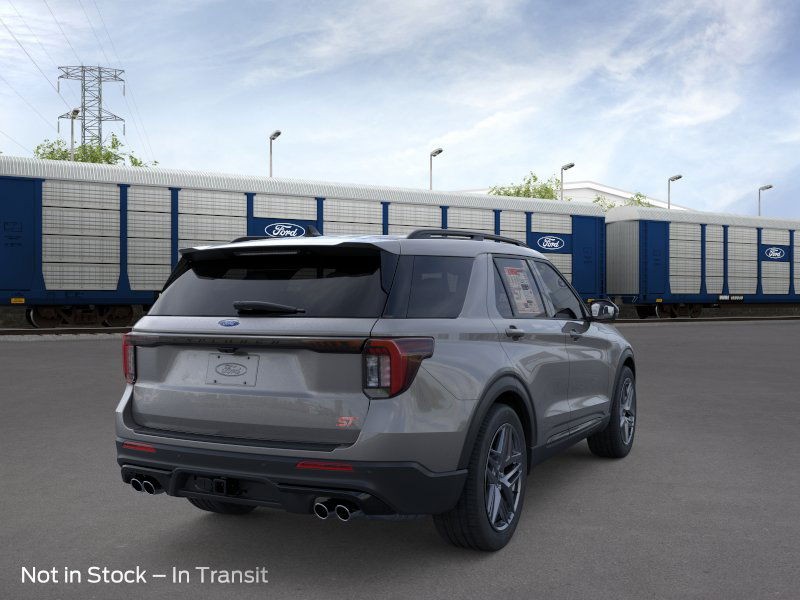 Ford Explorer Vehicle Image 10