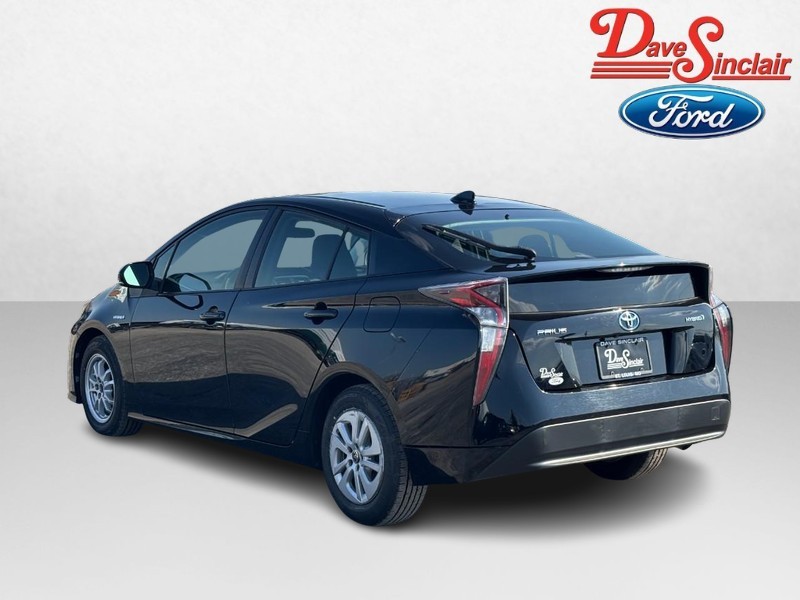 Toyota Prius Vehicle Image 09