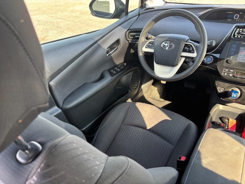 Toyota Prius Vehicle Image 13