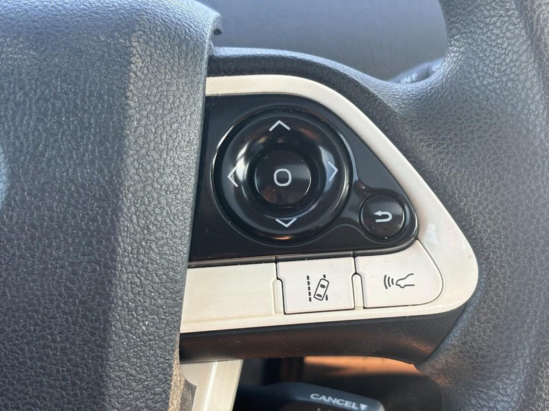 Toyota Prius Vehicle Image 19