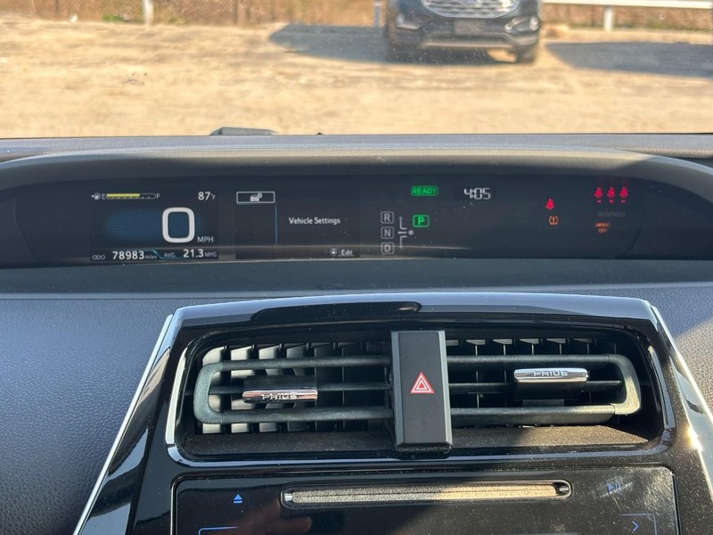 Toyota Prius Vehicle Image 20