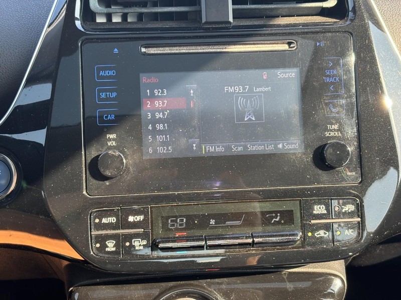 Toyota Prius Vehicle Image 21