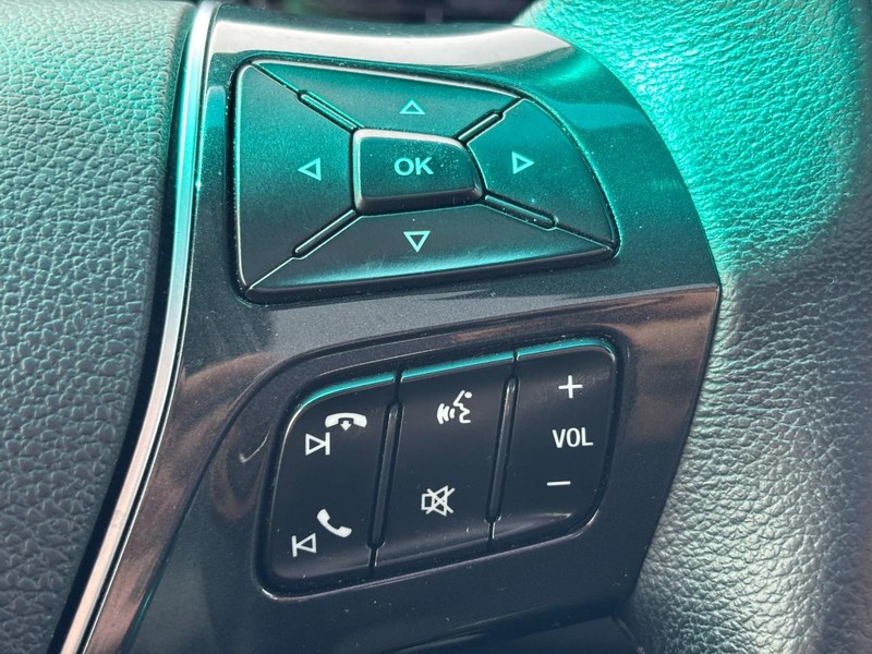 Ford Explorer Vehicle Image 20