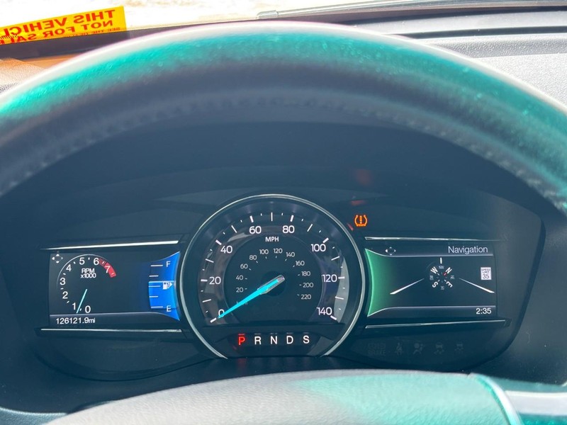 Ford Explorer Vehicle Image 21