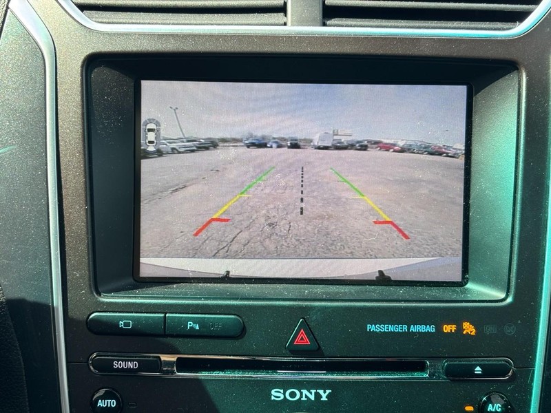 Ford Explorer Vehicle Image 23