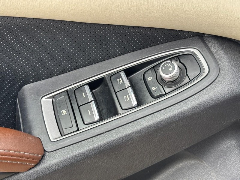 Subaru Ascent Vehicle Image 18