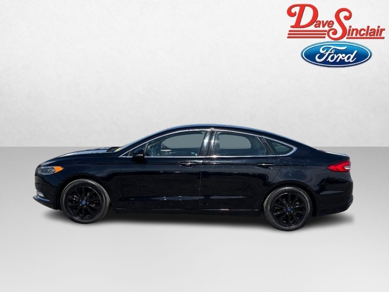 Ford Fusion Vehicle Full-screen Gallery Image 10