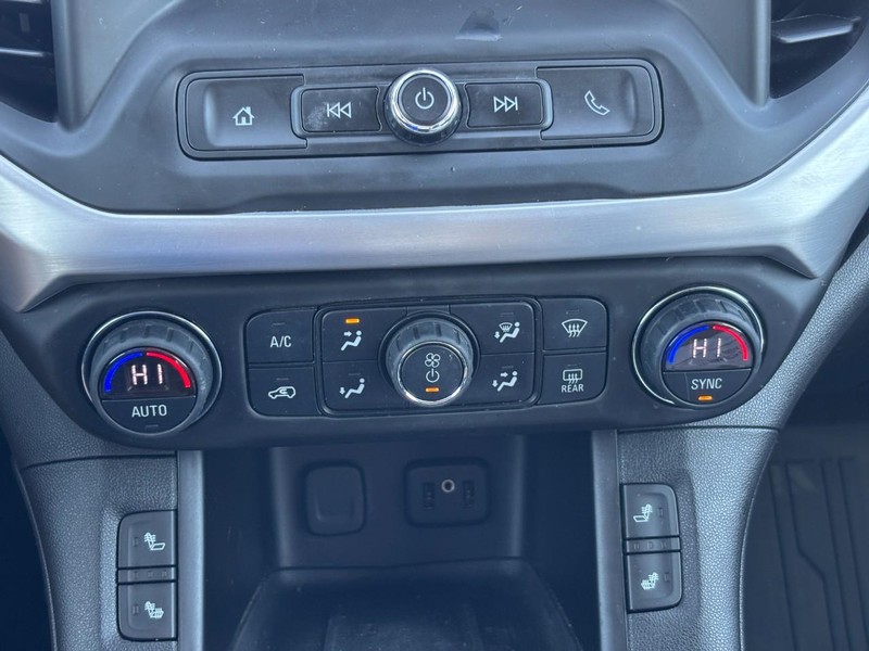 GMC Acadia Vehicle Image 23