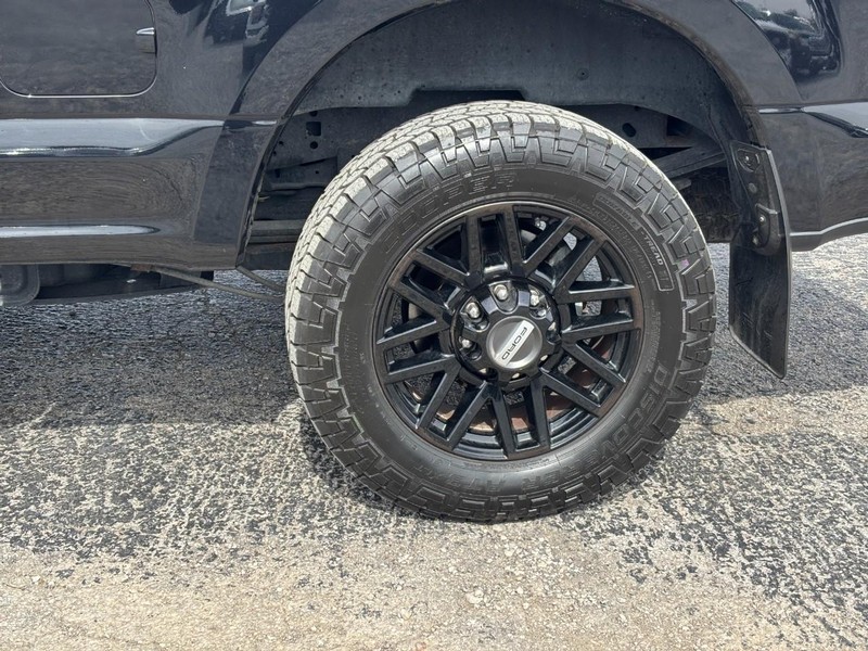 Ford Super Duty F-250 SRW Vehicle Image 11