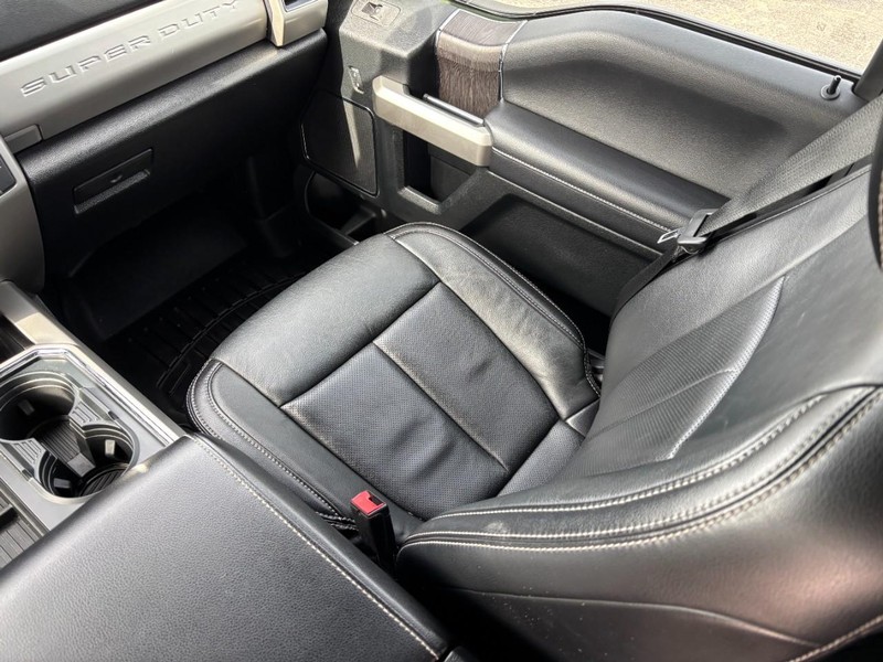 Ford Super Duty F-250 SRW Vehicle Image 15