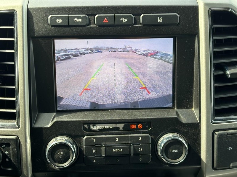 Ford Super Duty F-250 SRW Vehicle Image 23