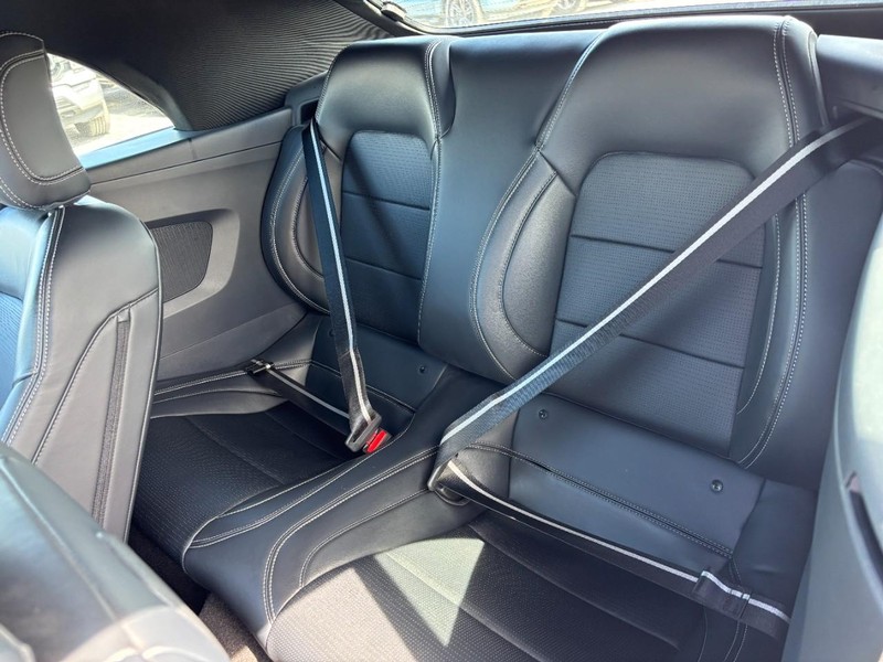 Ford Mustang Vehicle Image 12