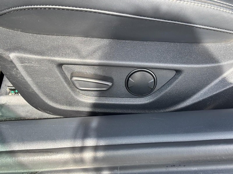 Ford Mustang Vehicle Image 14