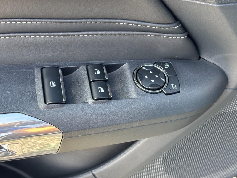 Ford Mustang Vehicle Image 15