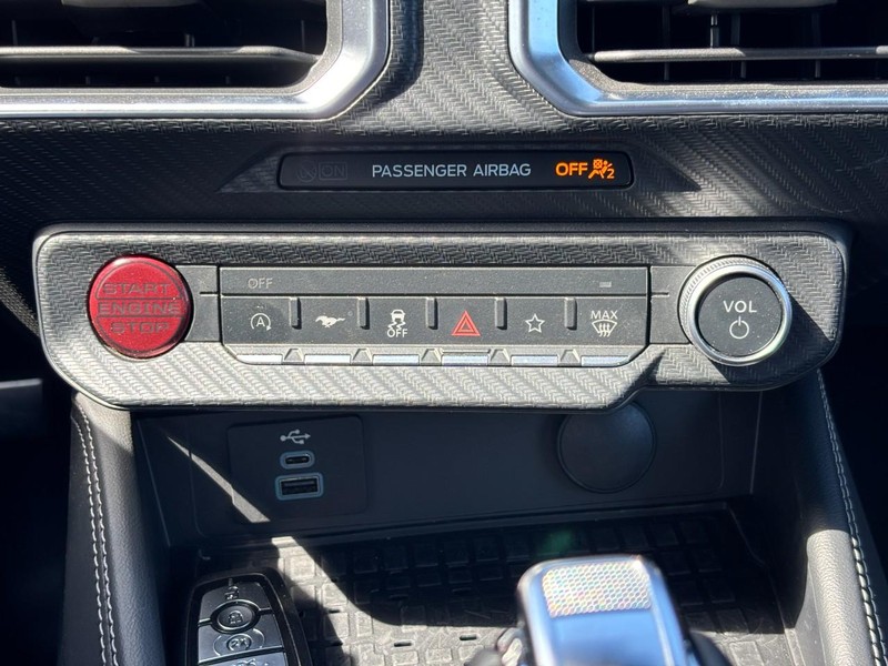 Ford Mustang Vehicle Image 21