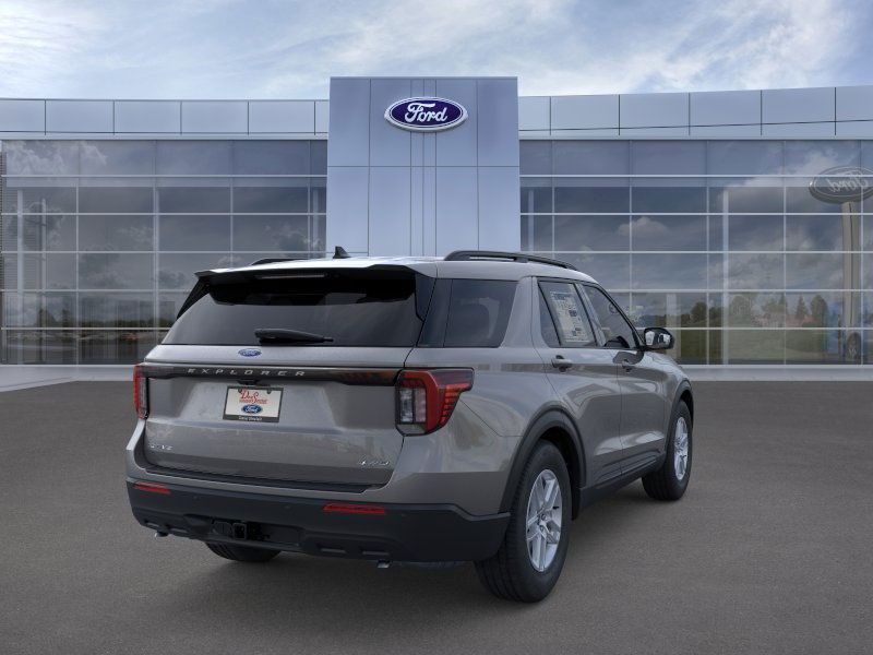 Ford Explorer Vehicle Image 10