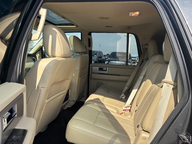 Ford Expedition Vehicle Full-screen Gallery Image 13