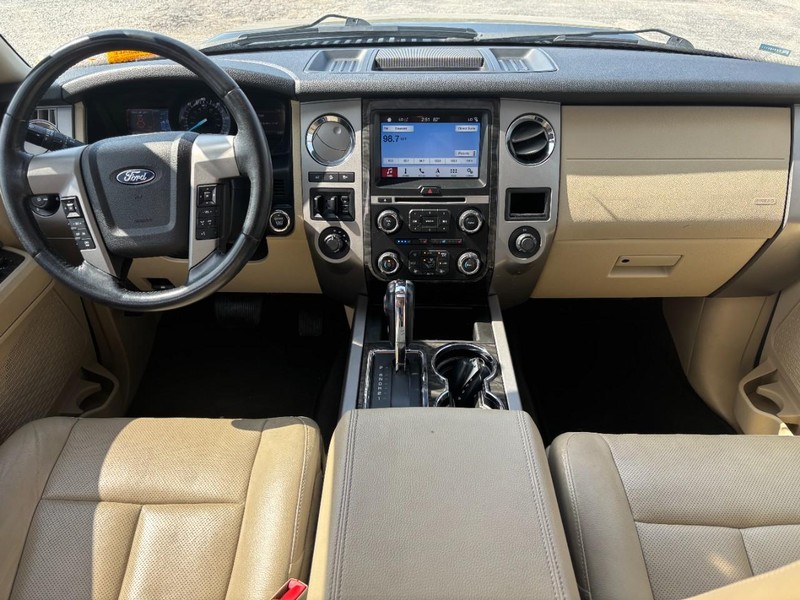 Ford Expedition Vehicle Full-screen Gallery Image 15