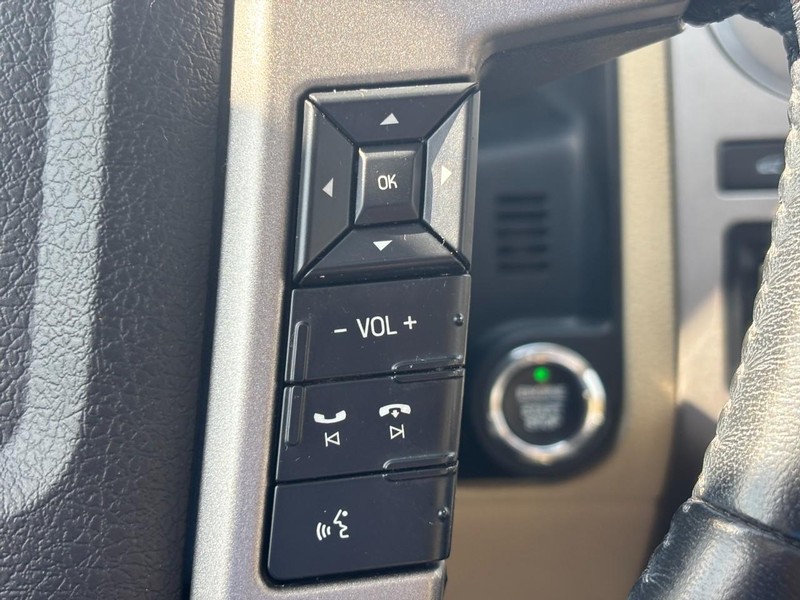 Ford Expedition Vehicle Full-screen Gallery Image 20