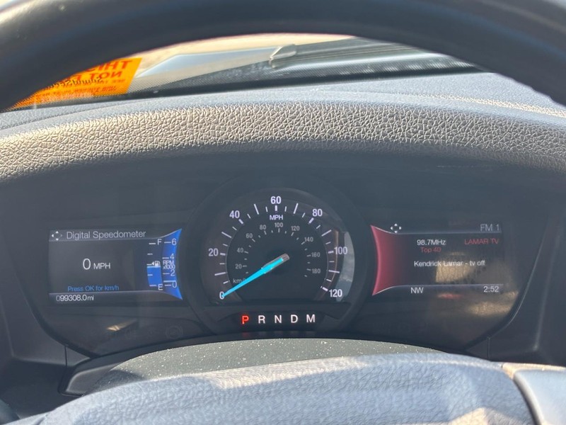 Ford Expedition Vehicle Full-screen Gallery Image 21