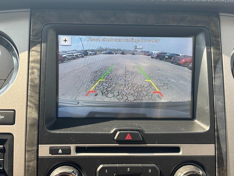 Ford Expedition Vehicle Full-screen Gallery Image 24