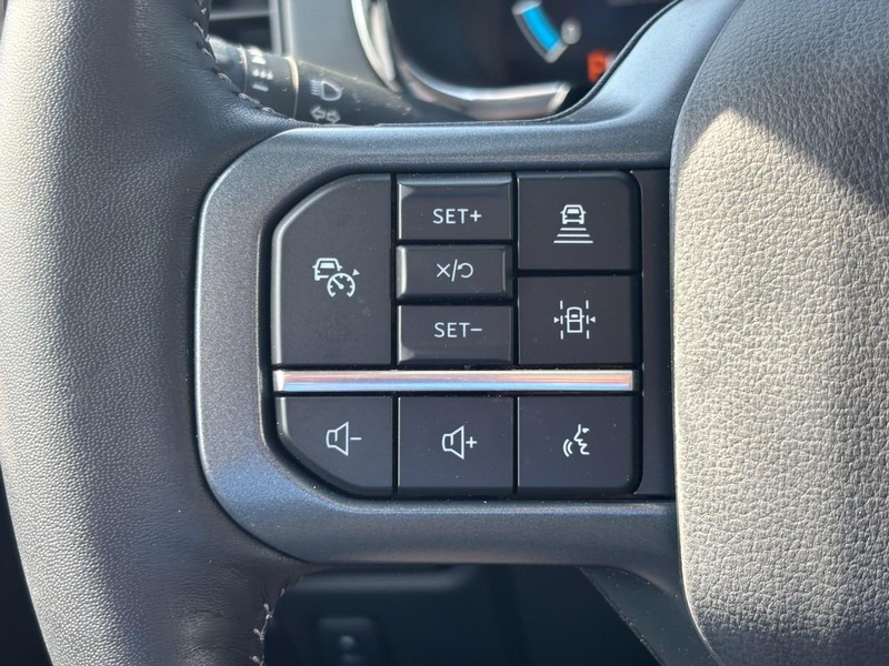 Ford F-150 Vehicle Full-screen Gallery Image 18