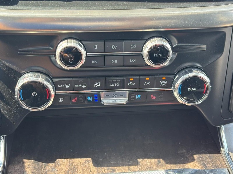 Ford F-150 Vehicle Full-screen Gallery Image 23