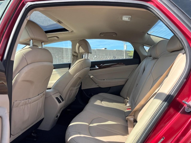 Hyundai Sonata Vehicle Image 12