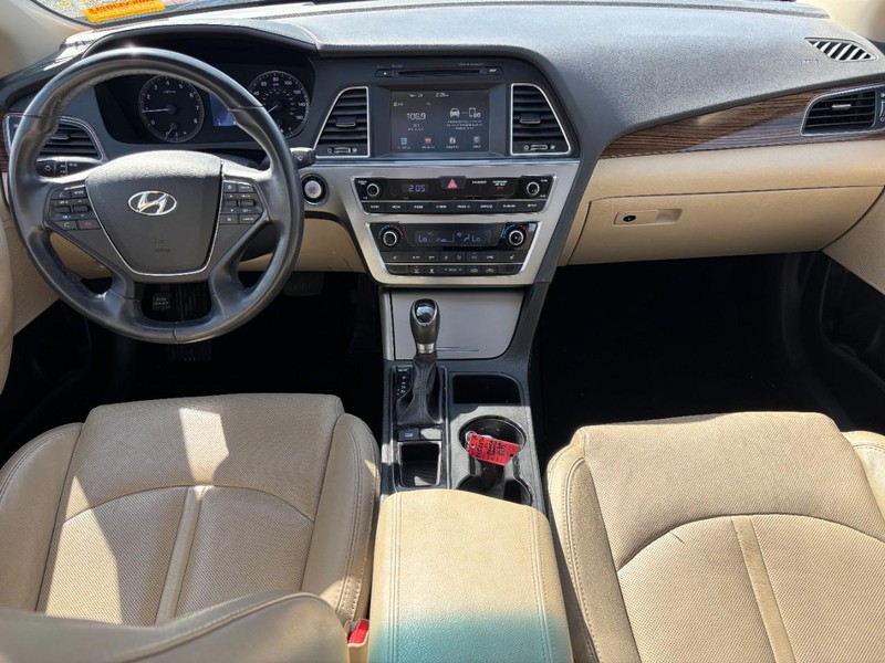 Hyundai Sonata Vehicle Image 13