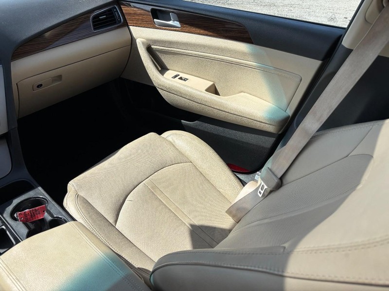 Hyundai Sonata Vehicle Image 16
