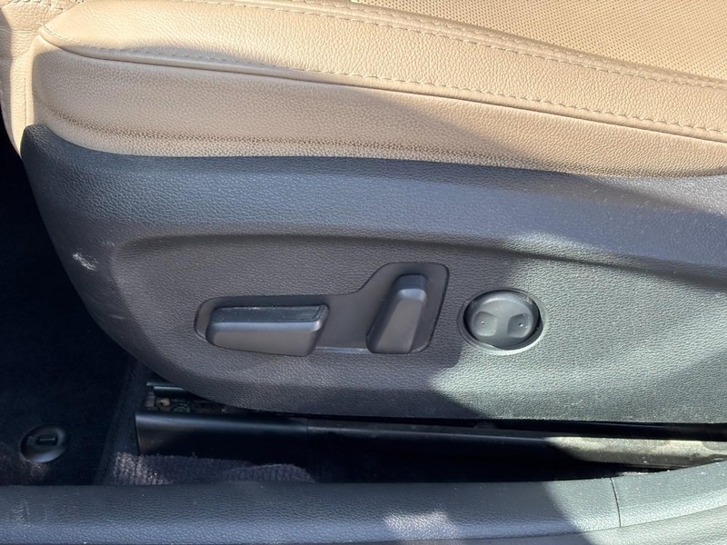 Hyundai Sonata Vehicle Image 17