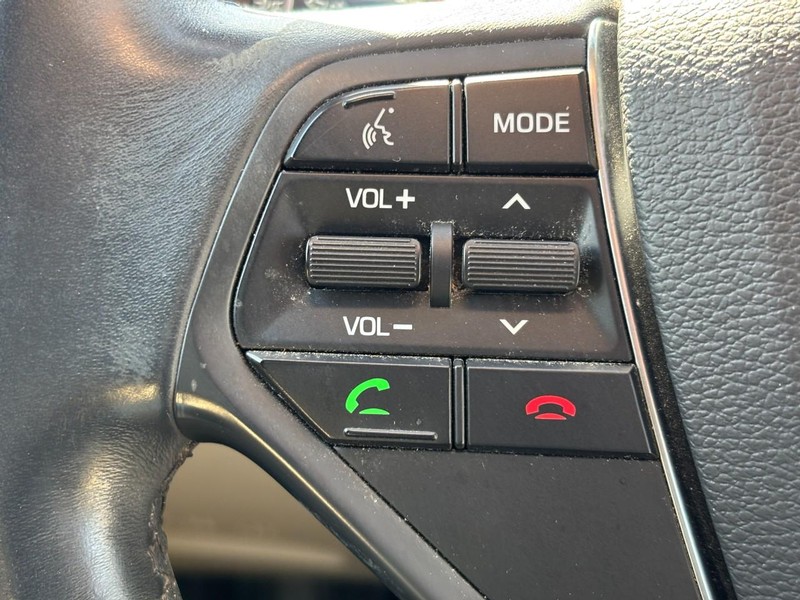 Hyundai Sonata Vehicle Image 19