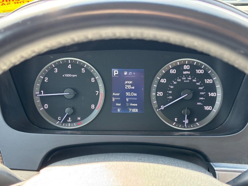 Hyundai Sonata Vehicle Image 21