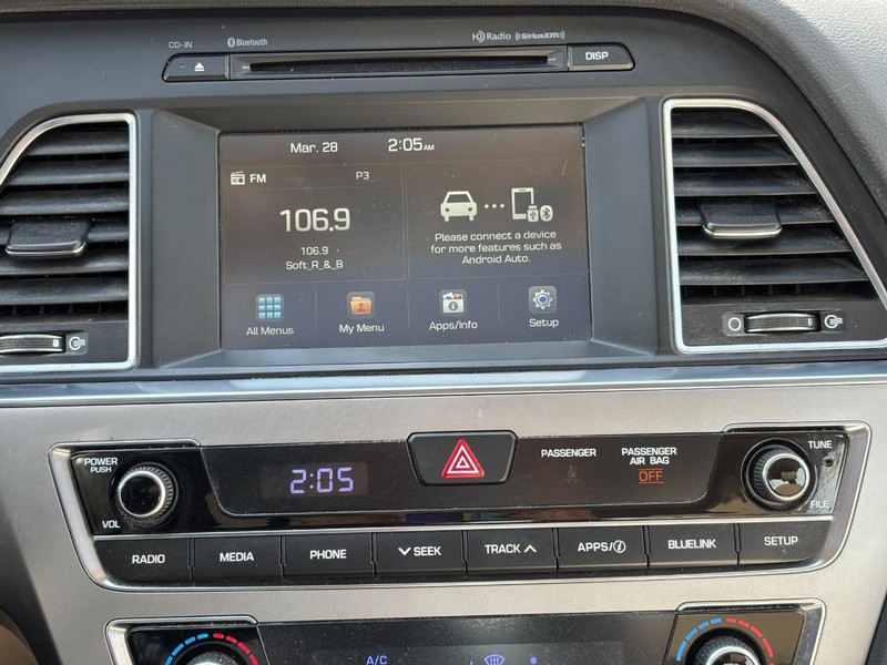 Hyundai Sonata Vehicle Image 22